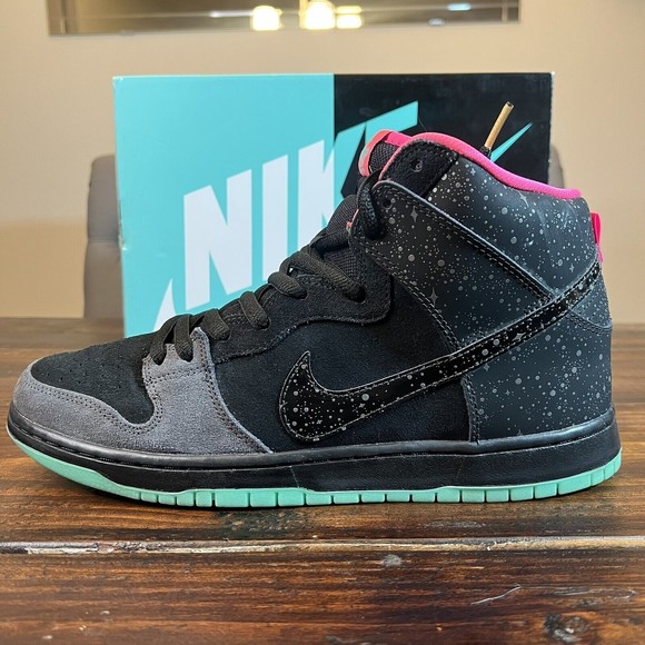 Nike SB Dunk High Premier Northern Lights Shoes - Picture 2 of 10